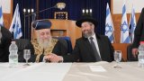 תמונה משותפת הרבנים הראשיים בית הכנסת ישורון_o